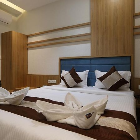 Hotel Decent Unjha Zewnętrze zdjęcie
