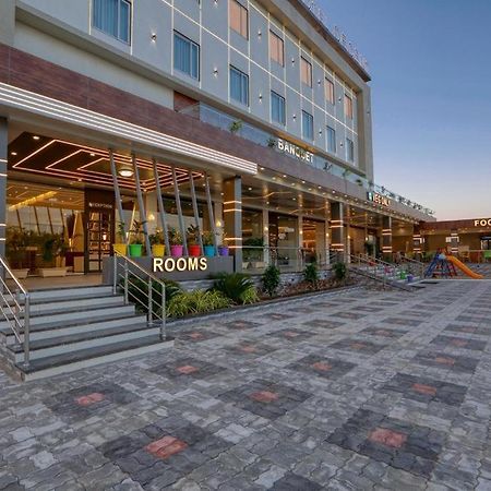 Hotel Decent Unjha Zewnętrze zdjęcie