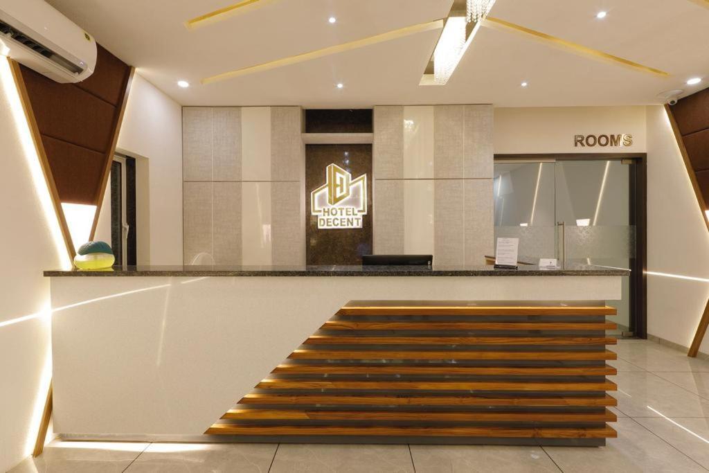 Hotel Decent Unjha Zewnętrze zdjęcie