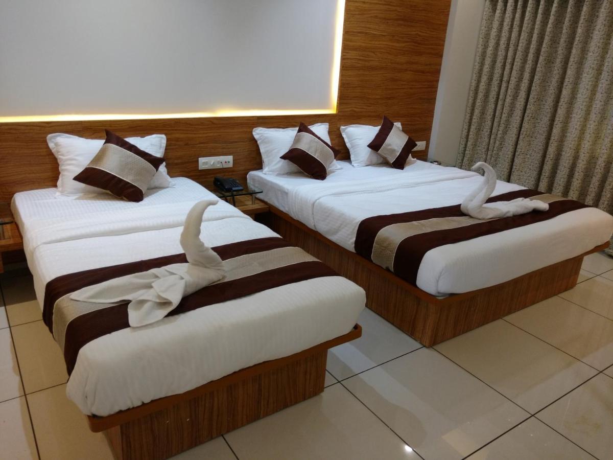 Hotel Decent Unjha Zewnętrze zdjęcie