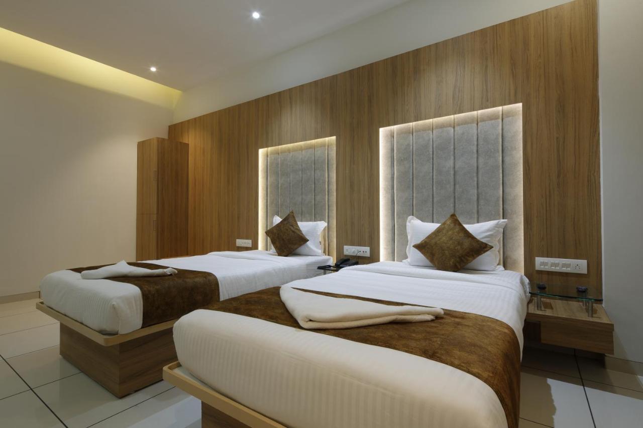 Hotel Decent Unjha Zewnętrze zdjęcie