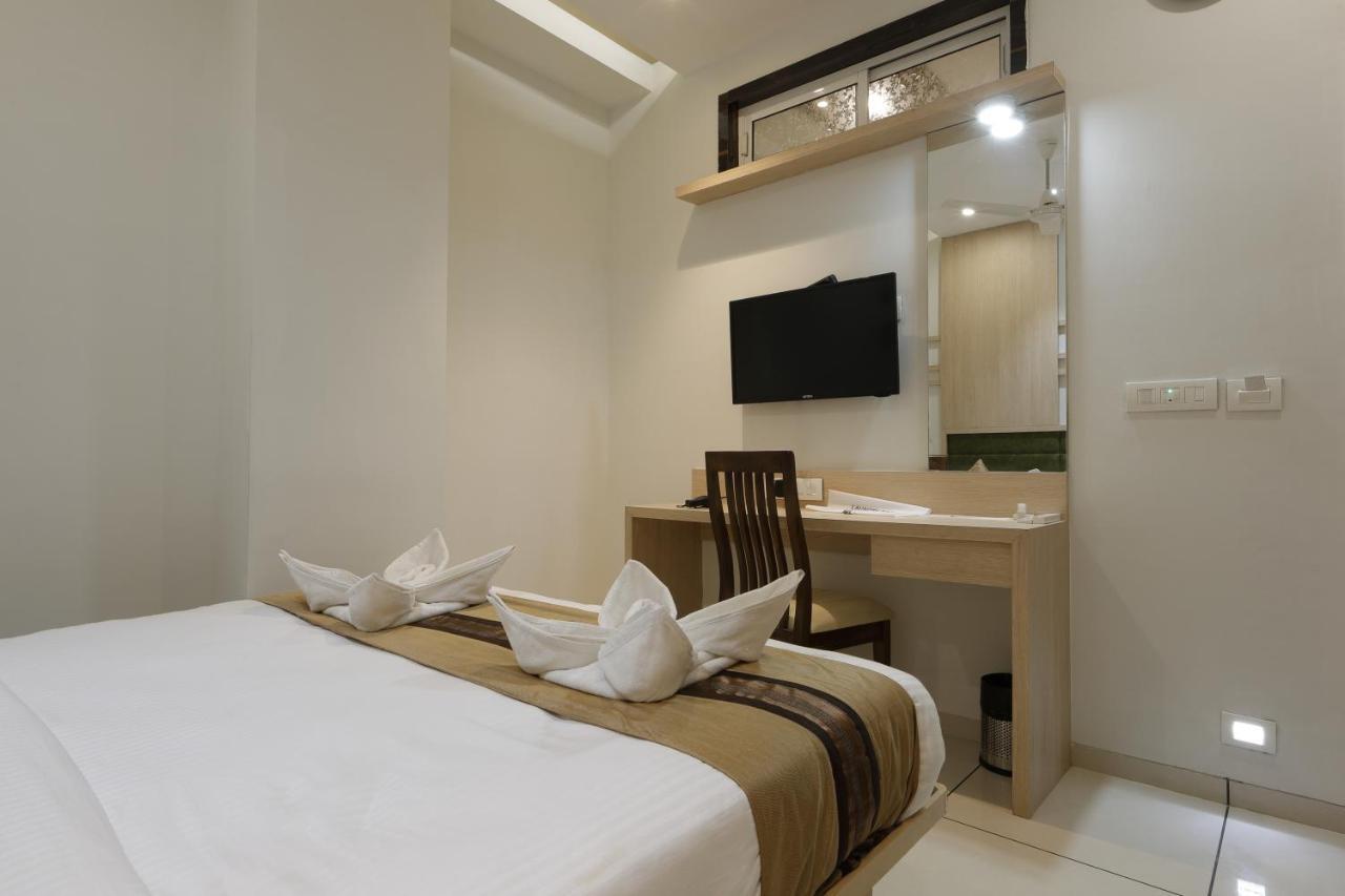 Hotel Decent Unjha Zewnętrze zdjęcie