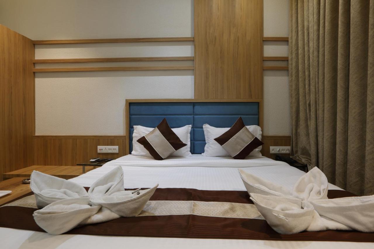 Hotel Decent Unjha Zewnętrze zdjęcie