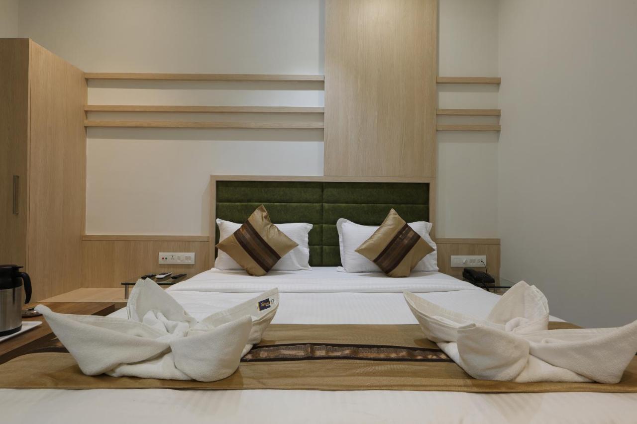 Hotel Decent Unjha Zewnętrze zdjęcie